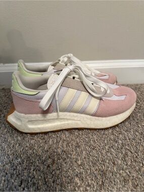 Adidas Sneakers